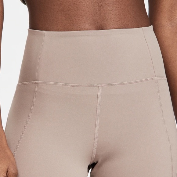 ❤️SOLD❤️Girlfriend Collective Biker Shorts - Picture 4 of 9